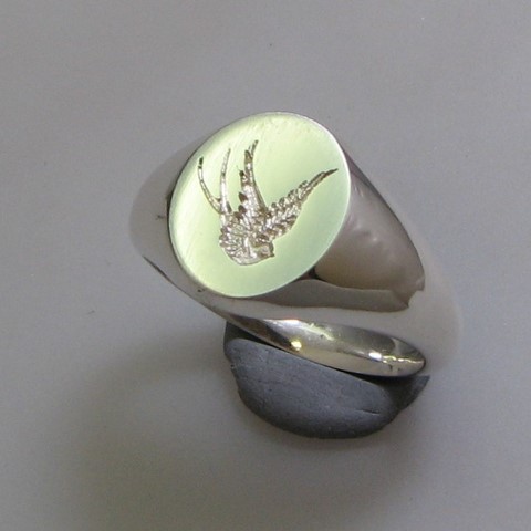 Swallow of hope engraved signet ring